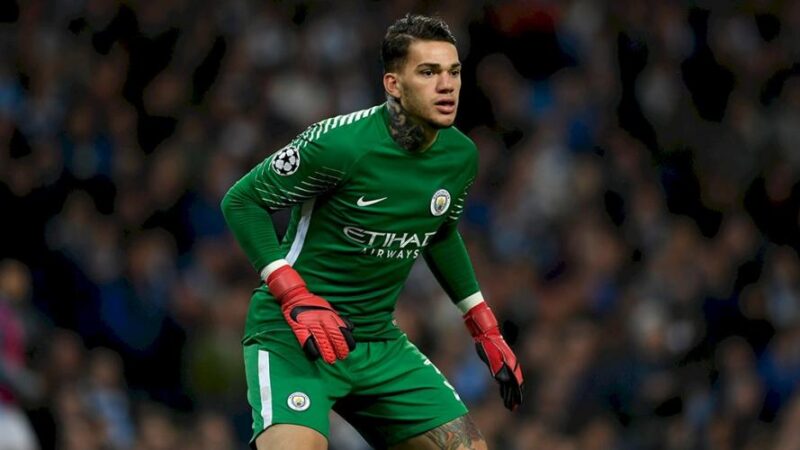 Những Bức Tường Thành Bất Bại